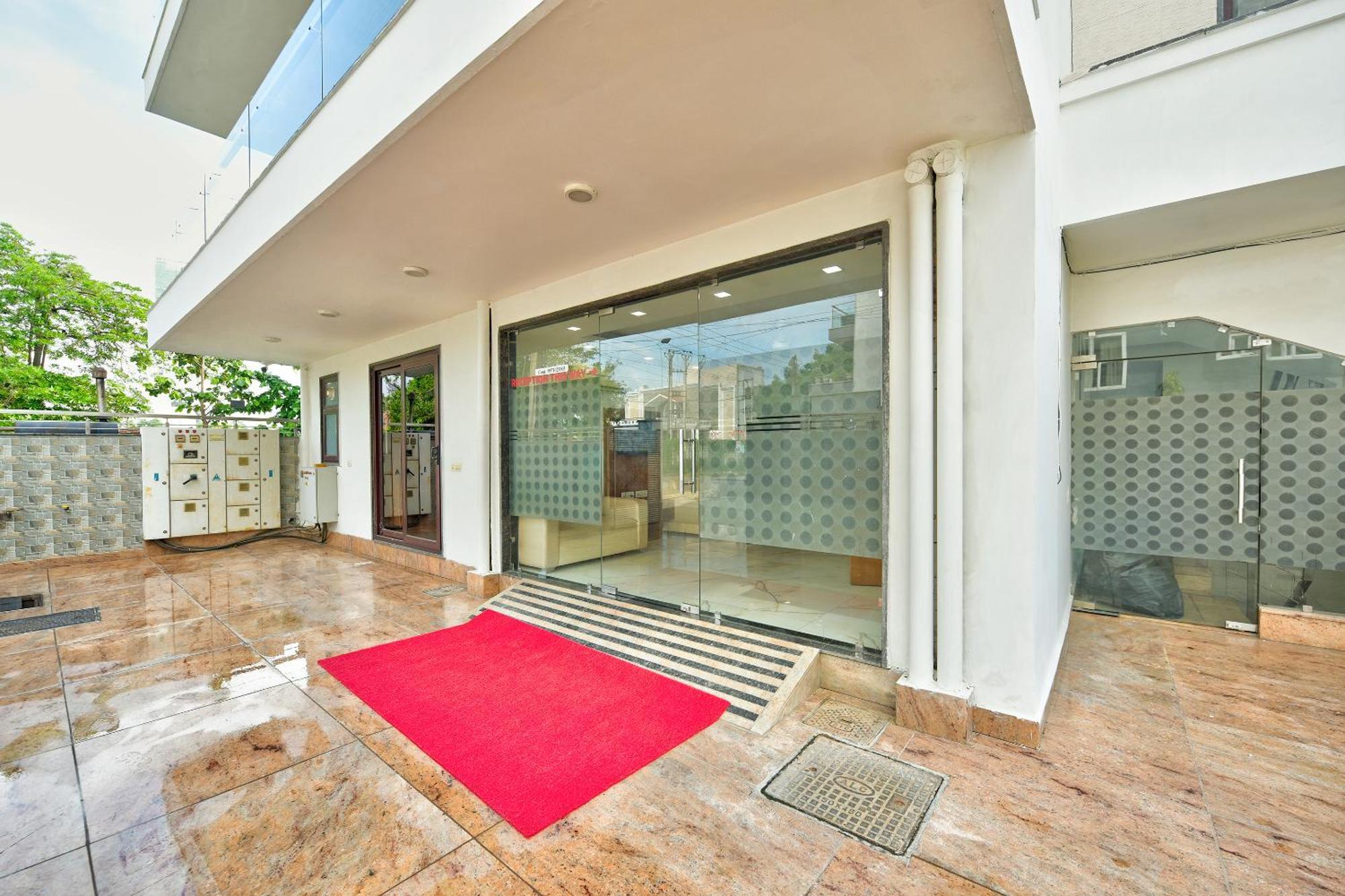 Hotel Leaf 9 Boutique, Near Golf Course Road And Galleria Market Gurgaon Exterior foto