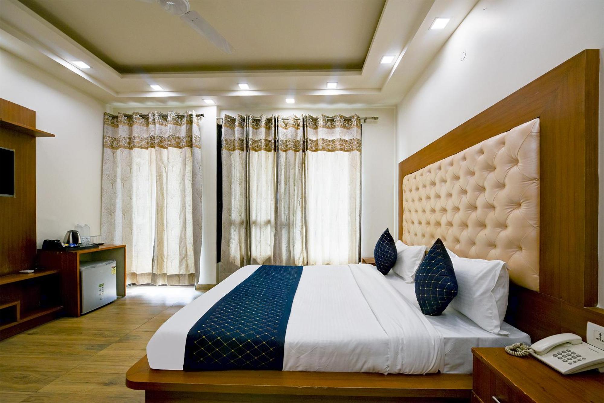 Hotel Leaf 9 Boutique, Near Golf Course Road And Galleria Market Gurgaon Exterior foto