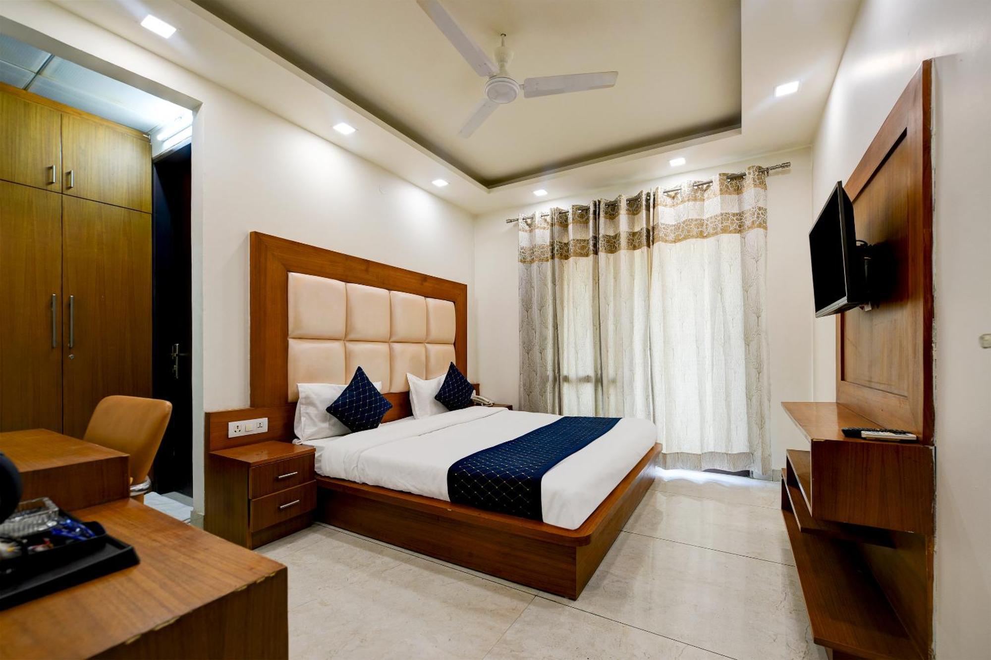 Hotel Leaf 9 Boutique, Near Golf Course Road And Galleria Market Gurgaon Exterior foto