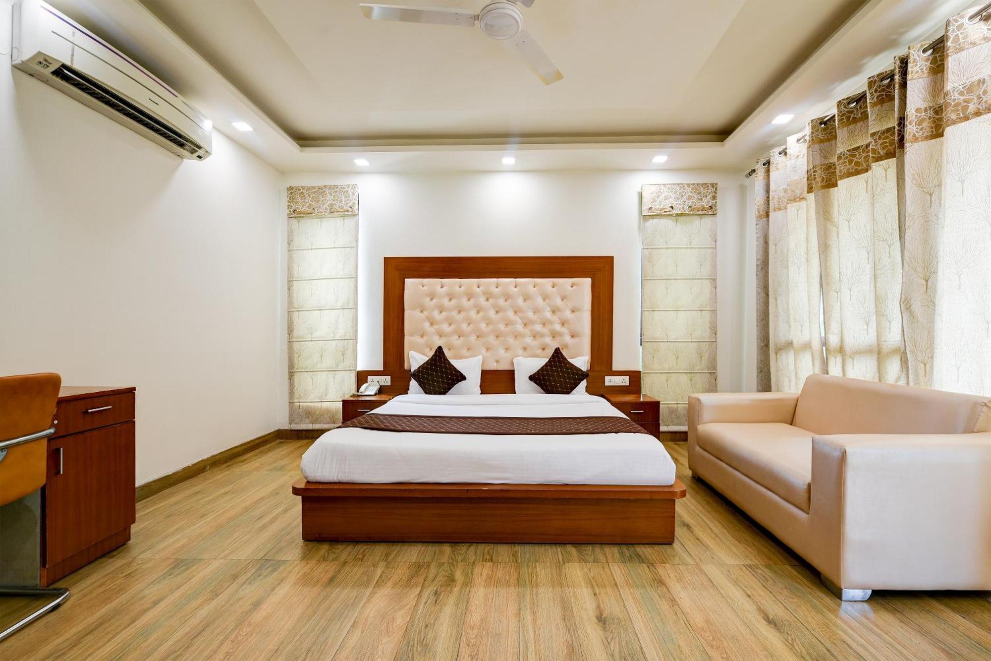 Hotel Leaf 9 Boutique, Near Golf Course Road And Galleria Market Gurgaon Exterior foto
