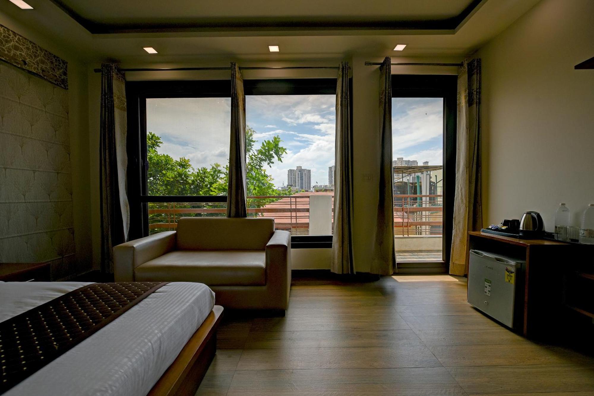 Hotel Leaf 9 Boutique, Near Golf Course Road And Galleria Market Gurgaon Exterior foto